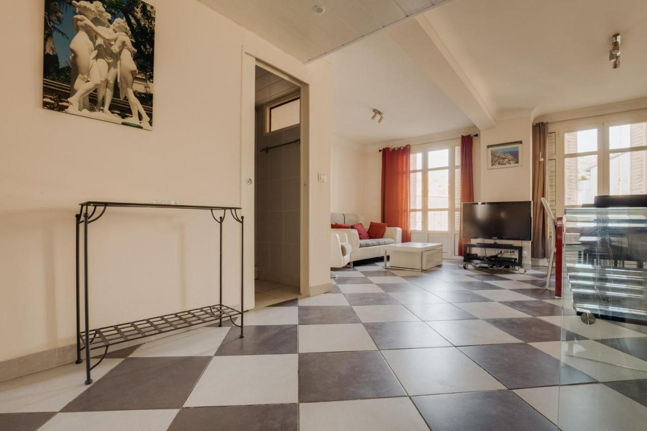 Charming Flat In The Middle Of Apartment Nizza